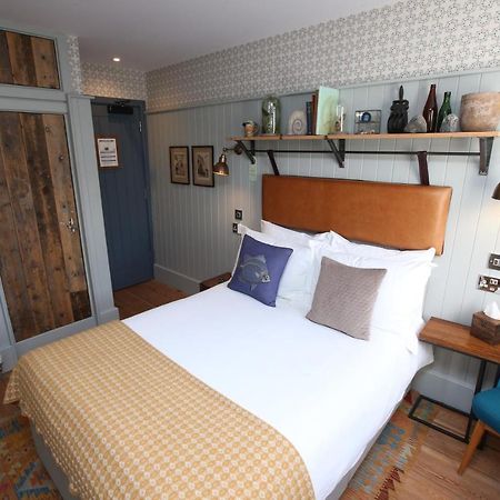 The Pilot Boat Hotel Lyme Regis Exterior photo