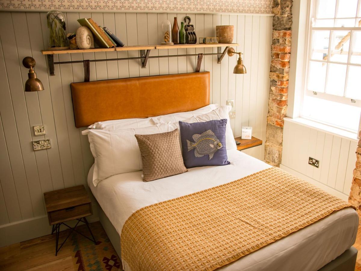 The Pilot Boat Hotel Lyme Regis Exterior photo